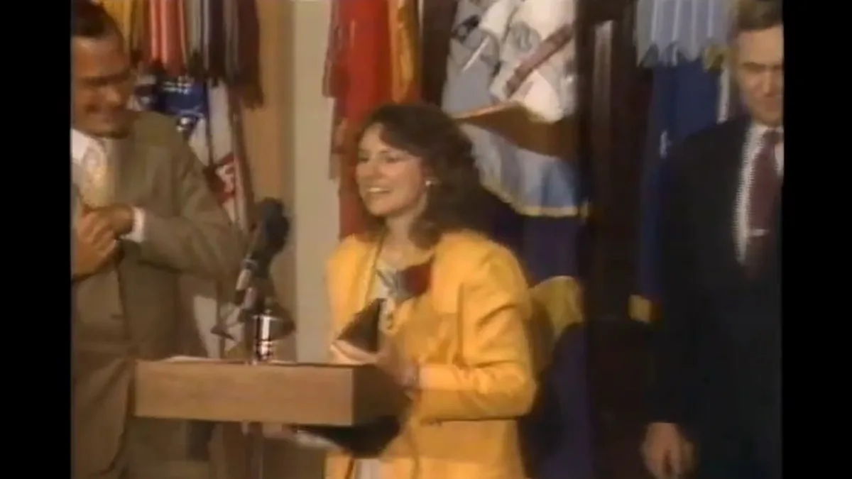 Christa McAuliffe, a professora civil escolhida entre 11 mil inscritas para ir ao espaço a bordo do Challenger