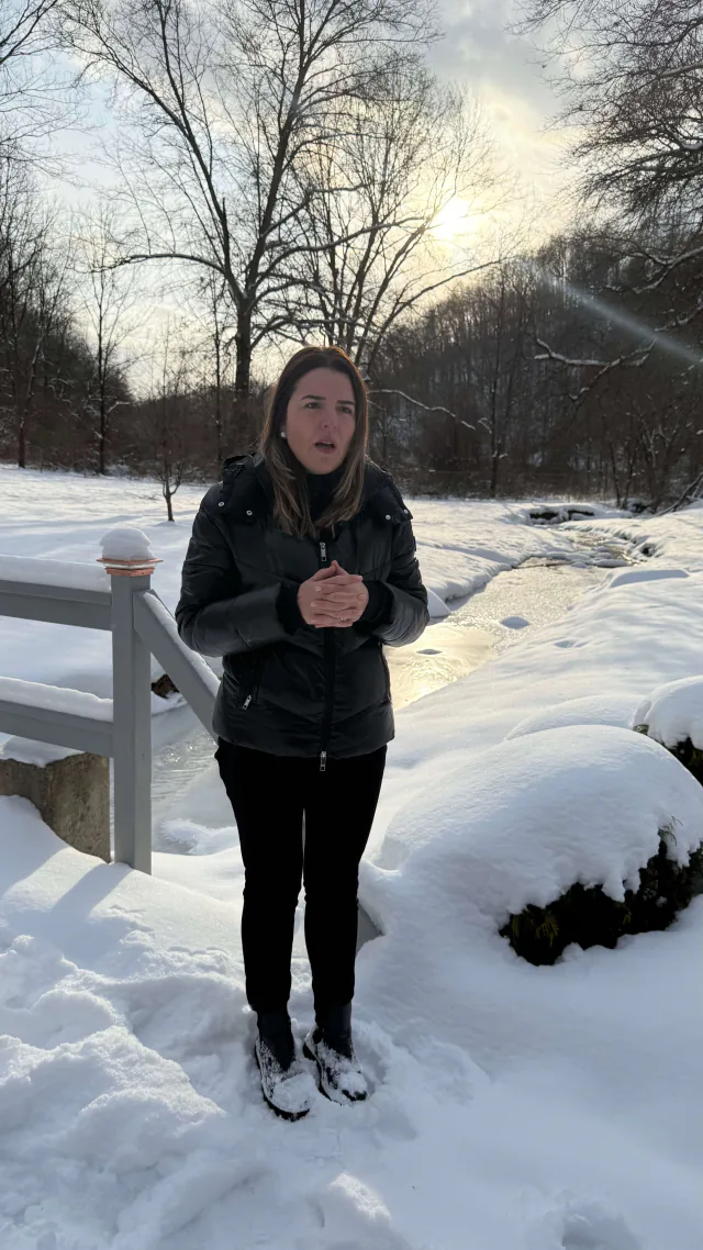 Andreza Araújo en una localización de invierno